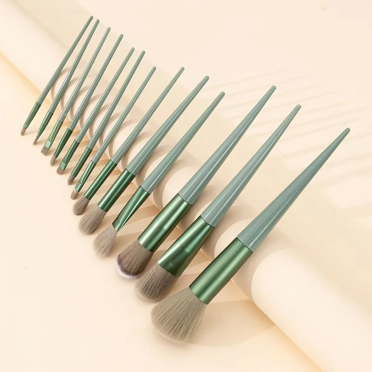 13 PCS Makeup Brush Ultra Soft Fiber Makeup Tool Loose Powder Eyeshadow Lip Concealer Blush Foundation Soft Hair Beauty Makeup